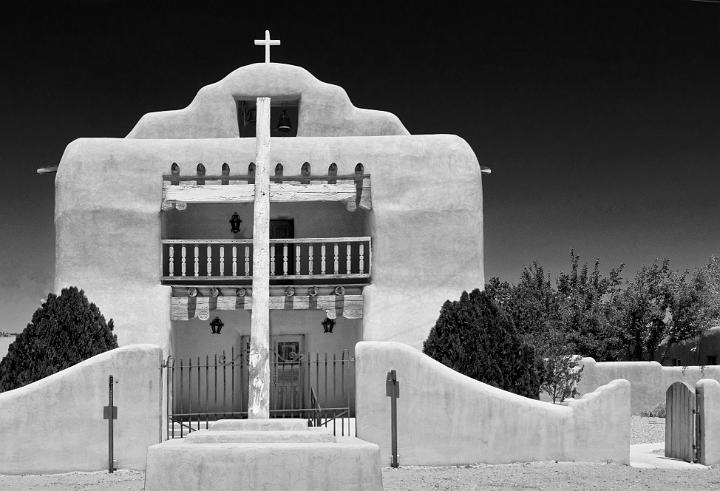 Ghost Ranch Abiquiu 1598 bw.jpg